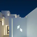 Cubic Mykonos Seafront Design ホテル オルノス