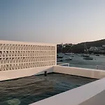 Cubic Mykonos Seafront Design 4*