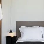 Cubic Mykonos Seafront Design 4* オルノス