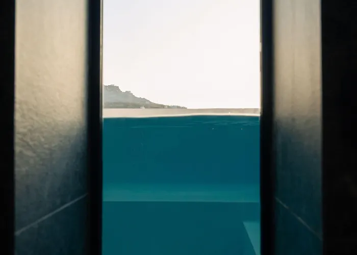 호텔 Cubic Mykonos Seafront Design *