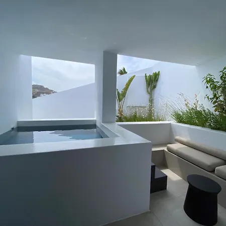 Cubic Mykonos Seafront Design Hotel Ornos (Mykonos)