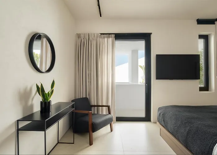 Cubic Mykonos Seafront Design Hotel *