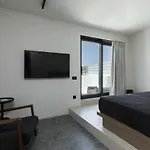 Otel Cubic Mykonos Seafront Design 4*