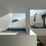 ホテル Cubic Mykonos Seafront Design オルノス