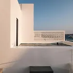 Cubic Mykonos Seafront Design ホテル オルノス