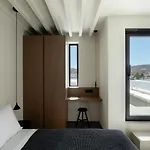 Cubic Mykonos Seafront Design 4* オルノス