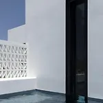ホテル Cubic Mykonos Seafront Design オルノス