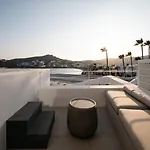 Cubic Mykonos Seafront Design ホテル オルノス