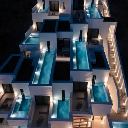 Cubic Mykonos Seafront Design Ορνός