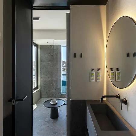Cubic Mykonos Seafront Design ホテル 4*
