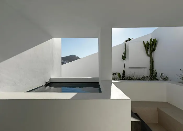 Отель Cubic Mykonos Seafront Design Орнос