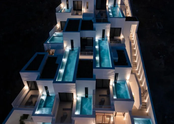 Cubic Mykonos Seafront Design Ορνός