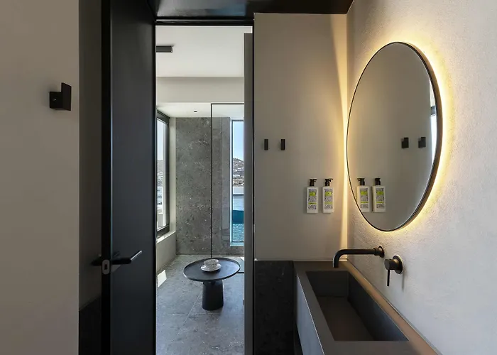 Cubic Mykonos Seafront Design Ξενοδοχείο *