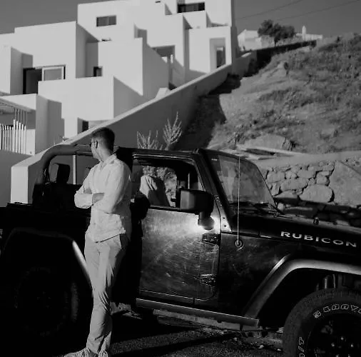 Cubic Mykonos Seafront Design أورنوس